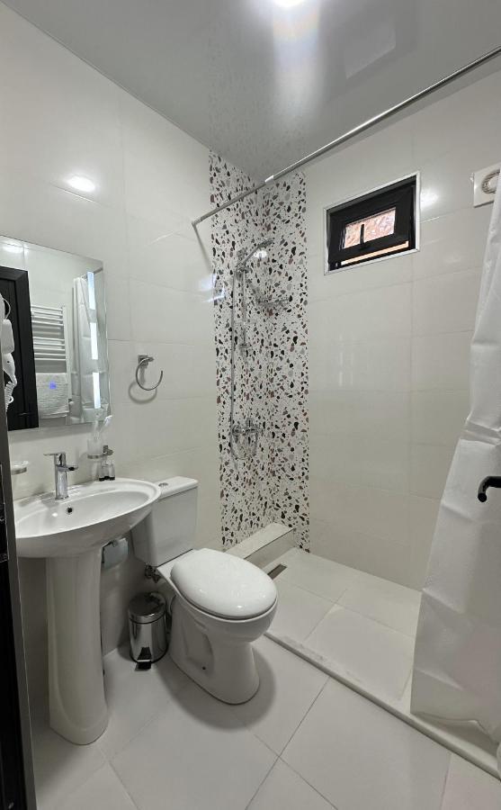 Bina N28 Hotel Kutaisi Exterior foto