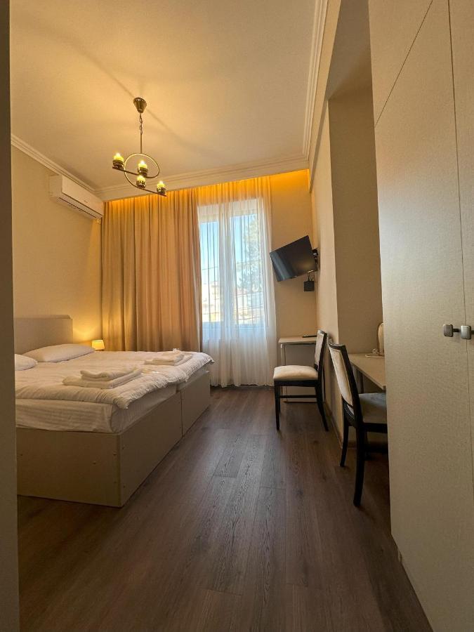 Bina N28 Hotel Kutaisi Exterior foto