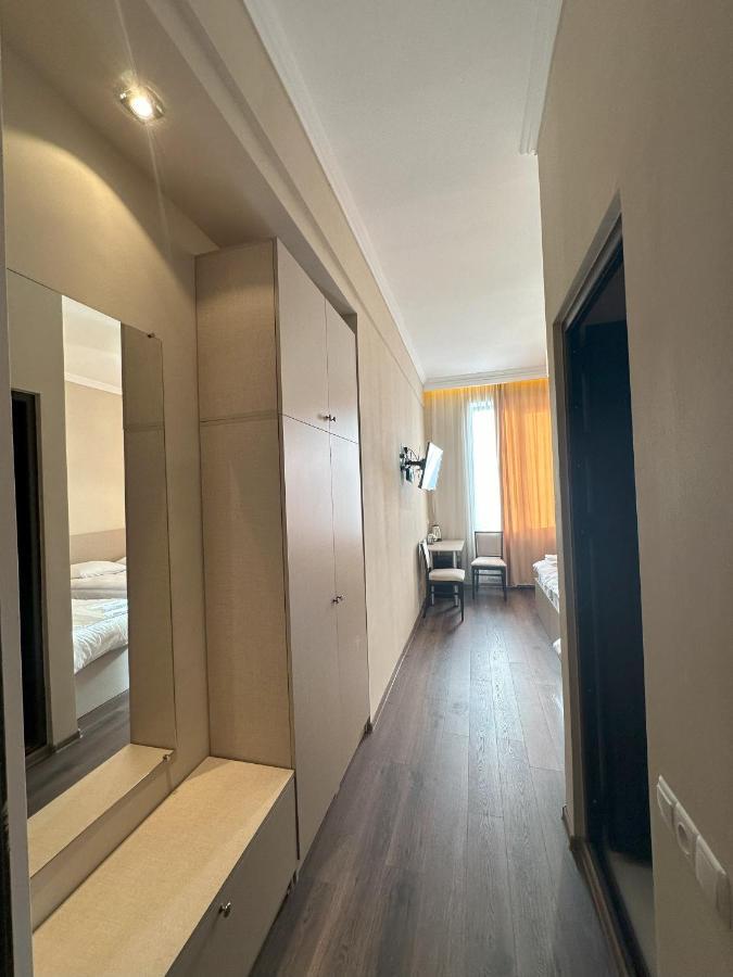Bina N28 Hotel Kutaisi Exterior foto