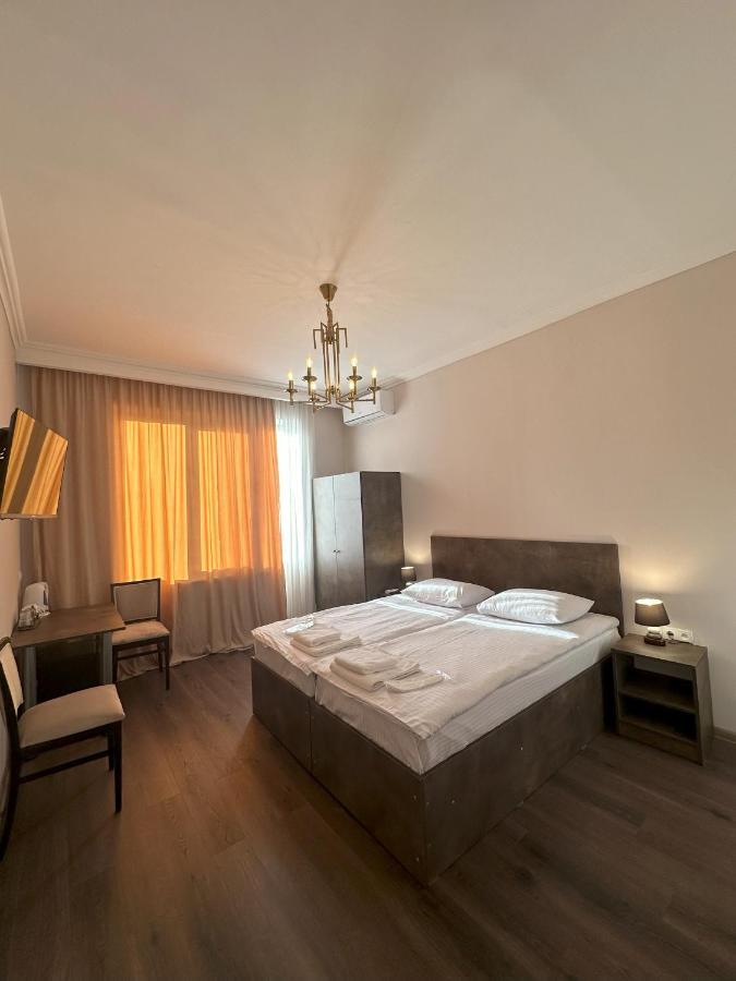 Bina N28 Hotel Kutaisi Exterior foto