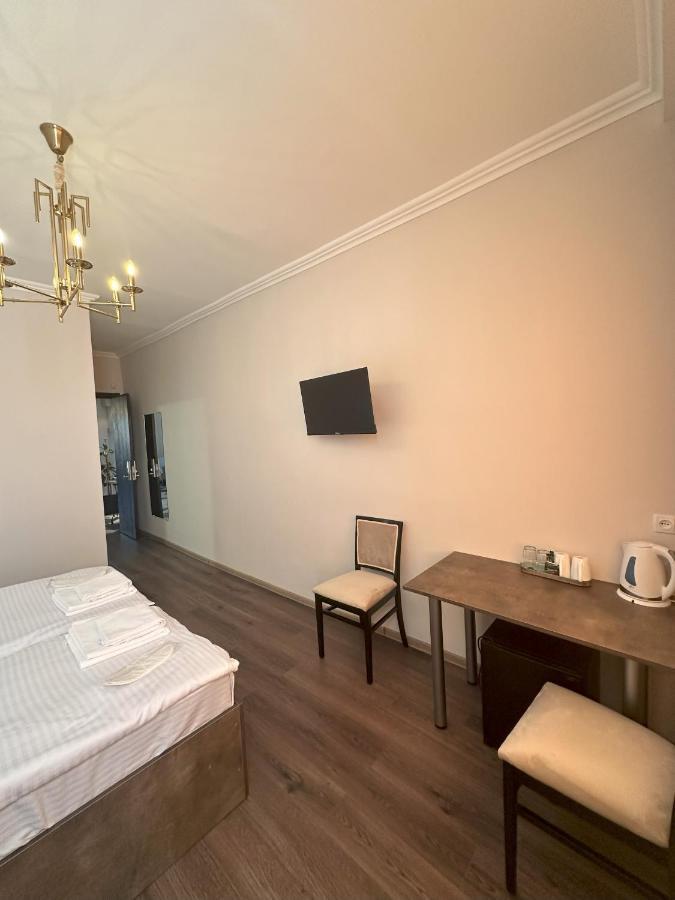 Bina N28 Hotel Kutaisi Exterior foto