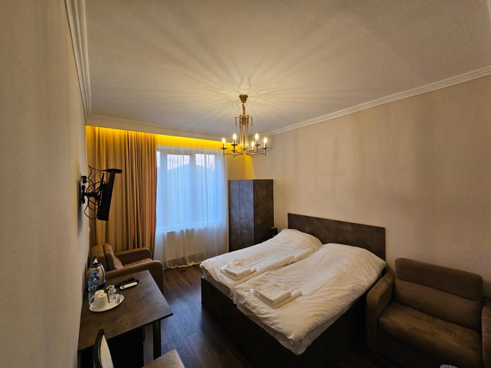Bina N28 Hotel Kutaisi Exterior foto